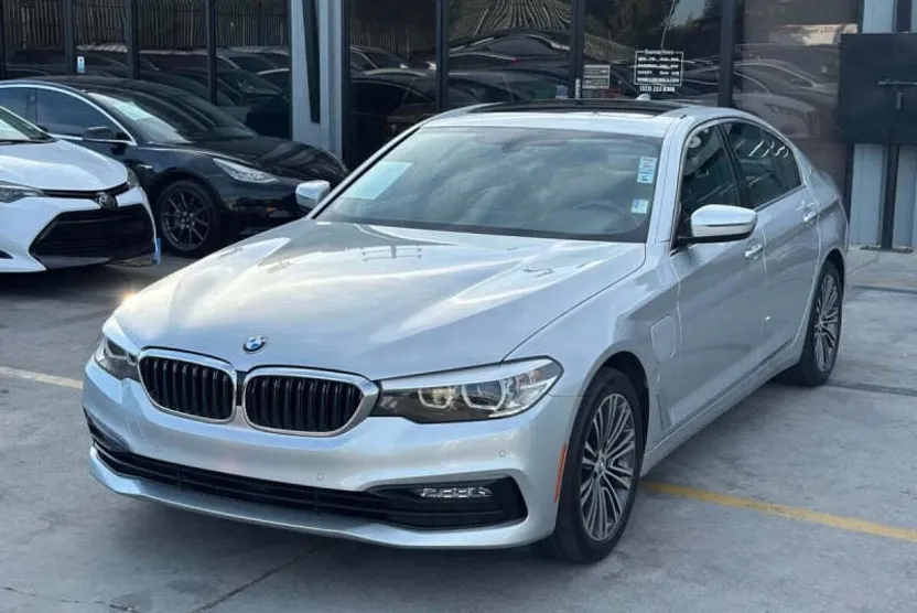 2018 Bmw 530e Sedan photo 1