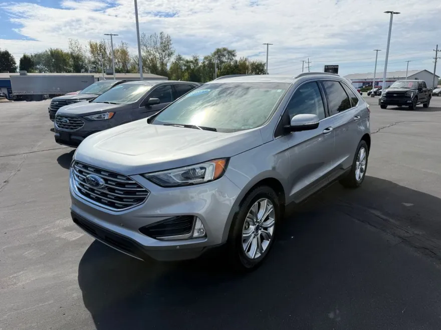 2020 Ford Edge Titanium photo 1