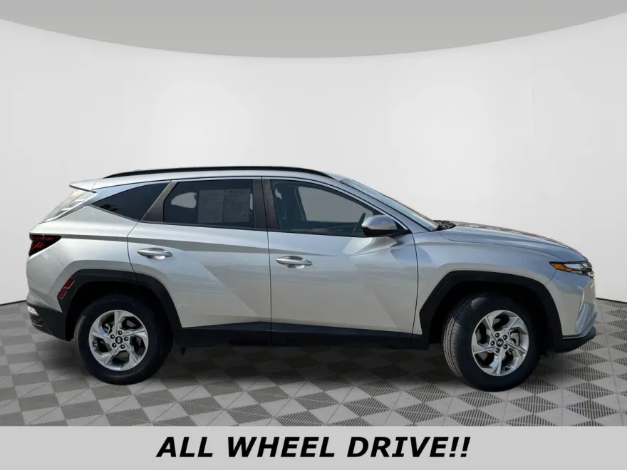 2024 Hyundai Tucson SEL photo 1