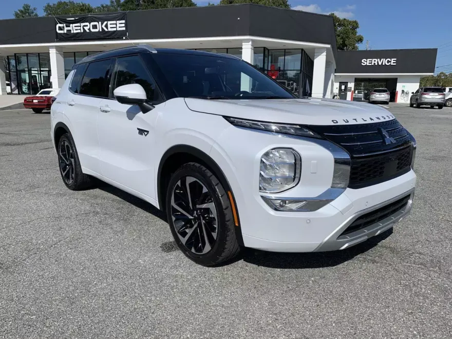 2023 Mitsubishi Outlander PHEV SEL photo 1