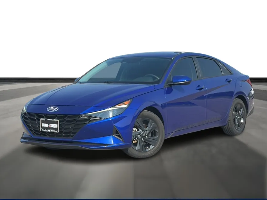 2023 Hyundai Elantra SEL photo 1