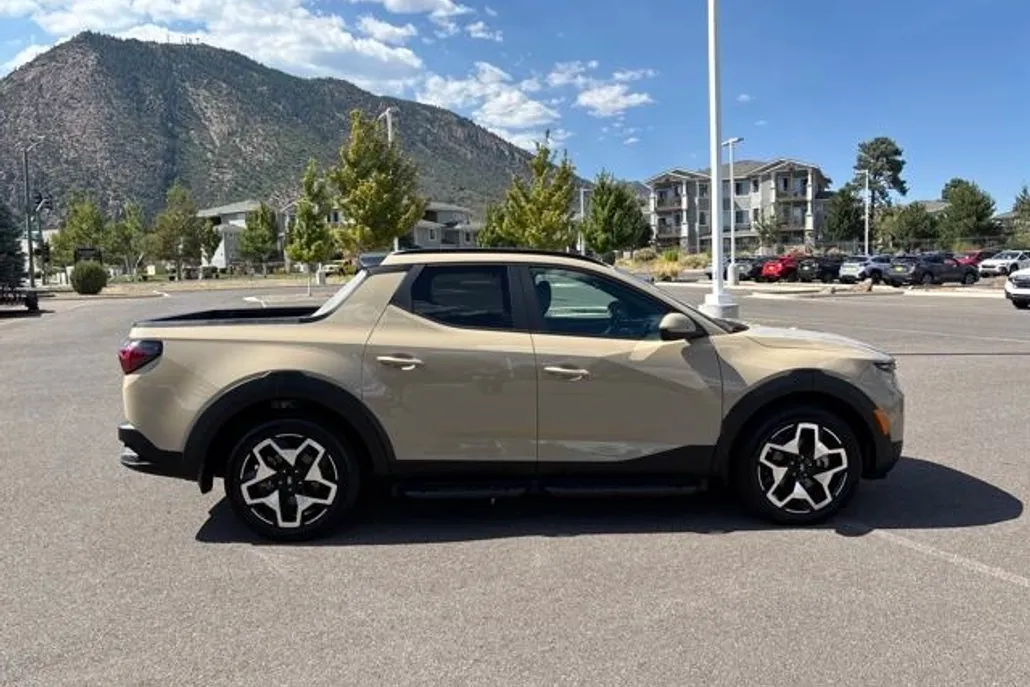 2023 Hyundai Santa Cruz Limited photo 1