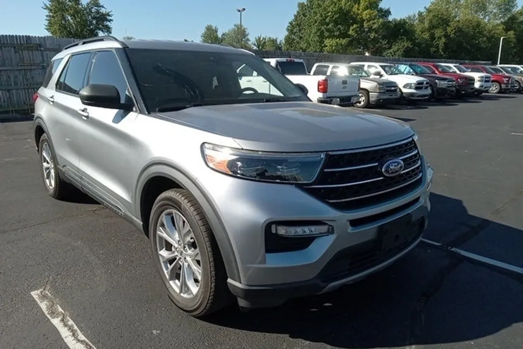 2020 Ford Explorer XLT photo 1
