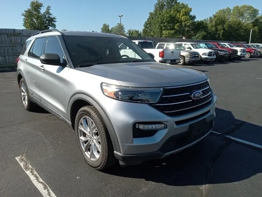 2020 Ford Explorer XLT photo 1