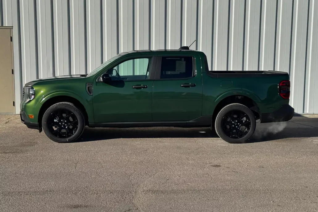 2025 Ford Maverick XLT photo 1