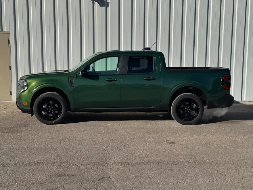 2025 Ford Maverick XLT photo 1