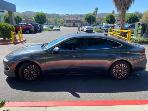 2023 Hyundai Sonata Hybrid Limited photo 4