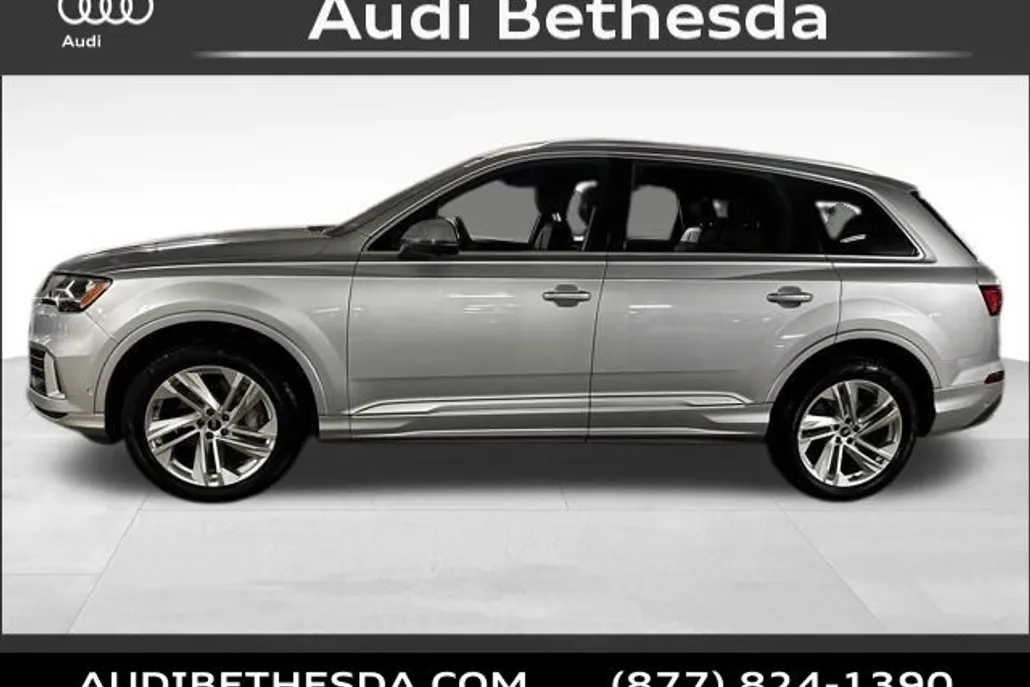 2021 Audi Q7 45 Premium Plus photo 1