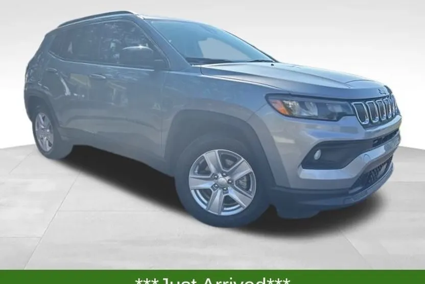 2022 Jeep Compass Latitude photo 1