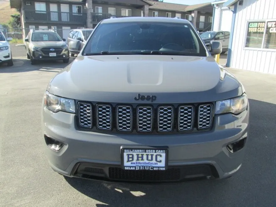 2019 Jeep Grand Cherokee Altitude photo 1