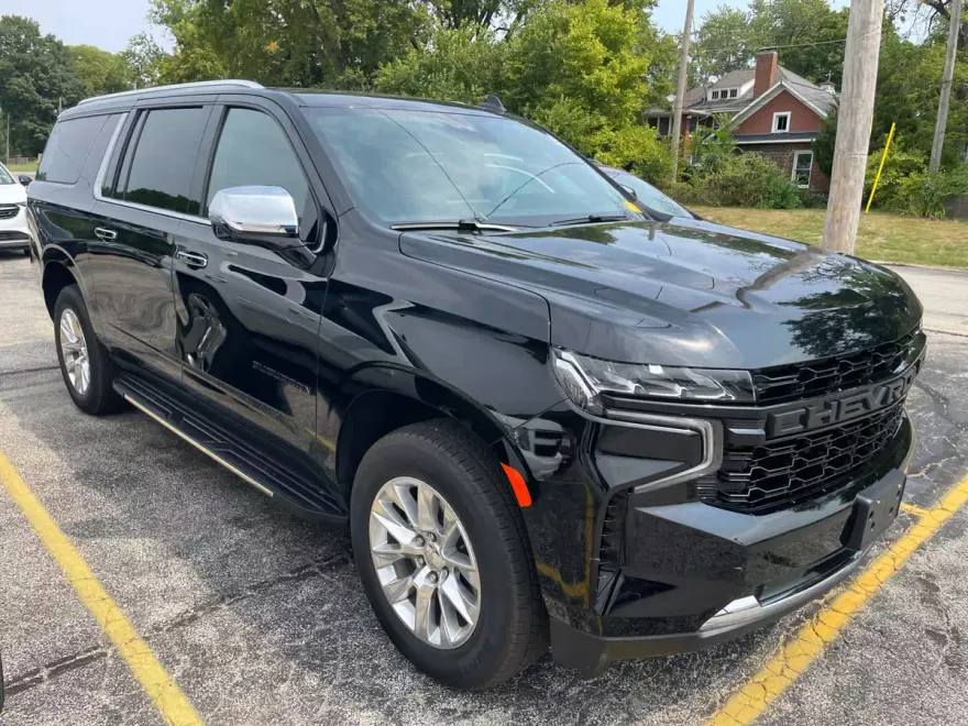 2024 Chevrolet Suburban Premier photo 1
