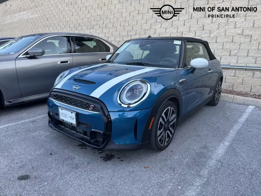 2023 Mini Cooper Convertible S photo 1