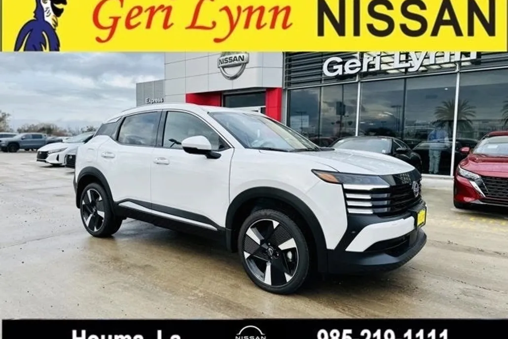 2025 Nissan Kicks SR photo 1