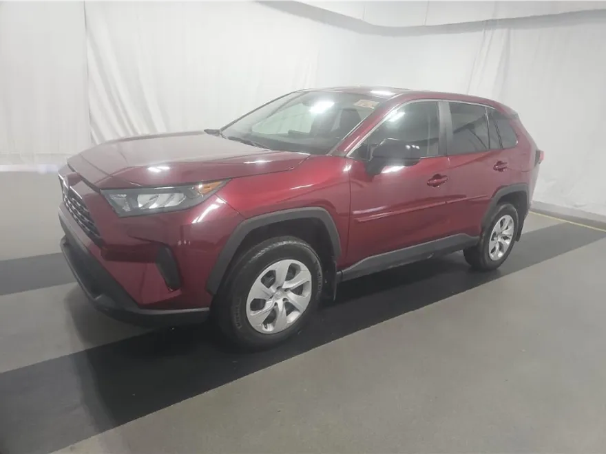 2022 Toyota RAV4 LE photo 1