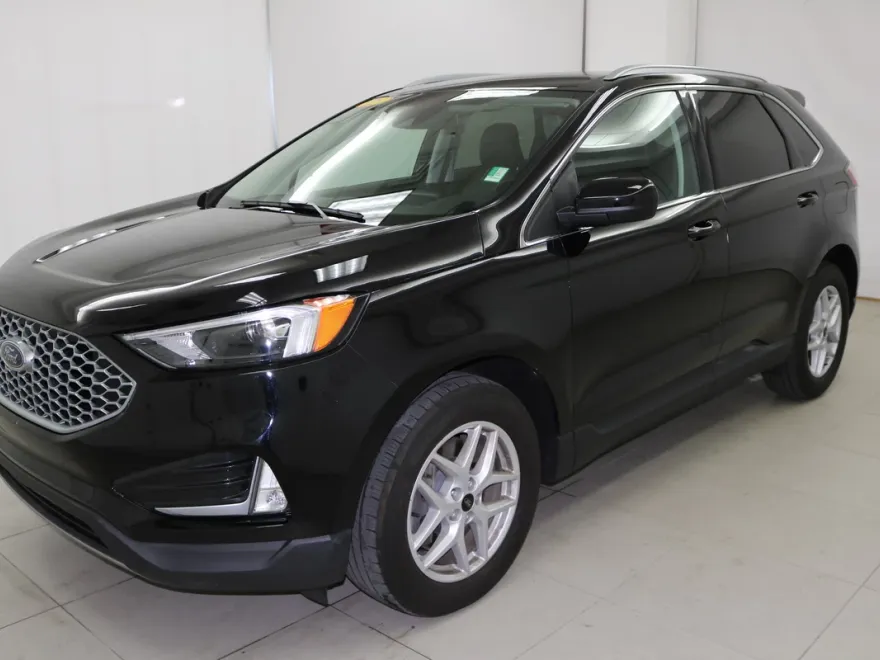 2023 Ford Edge SEL photo 1