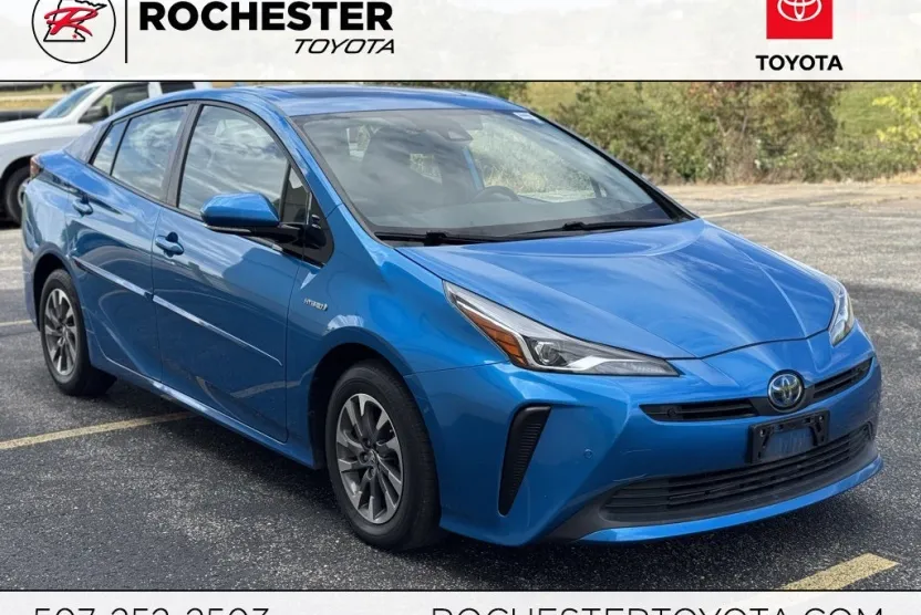 2019 Toyota Prius Limited photo 1