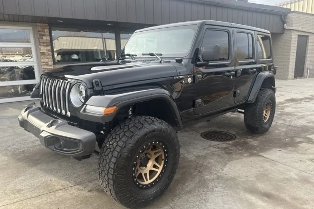 2020 Jeep Wrangler Unlimited Sahara photo 1
