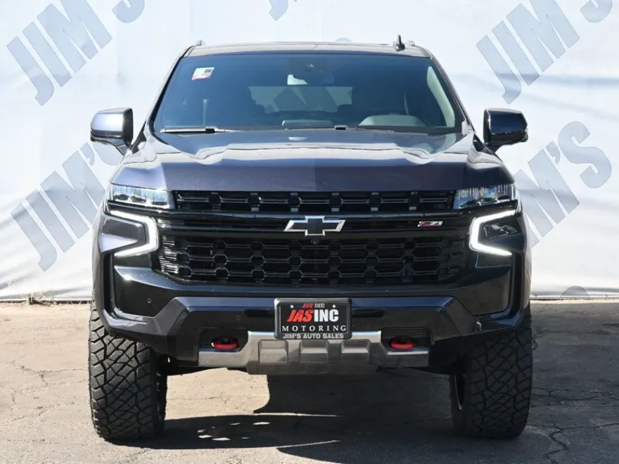 2024 Chevrolet Suburban Z71 photo 1