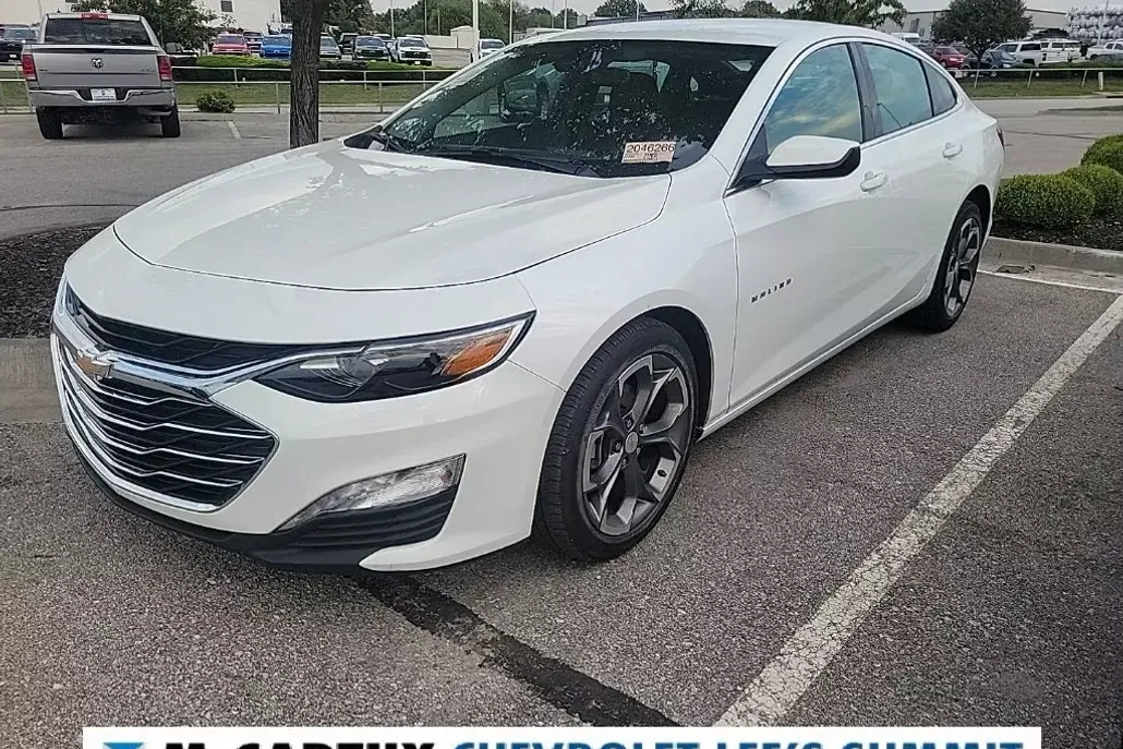 2024 Chevrolet Malibu 1LT photo 1