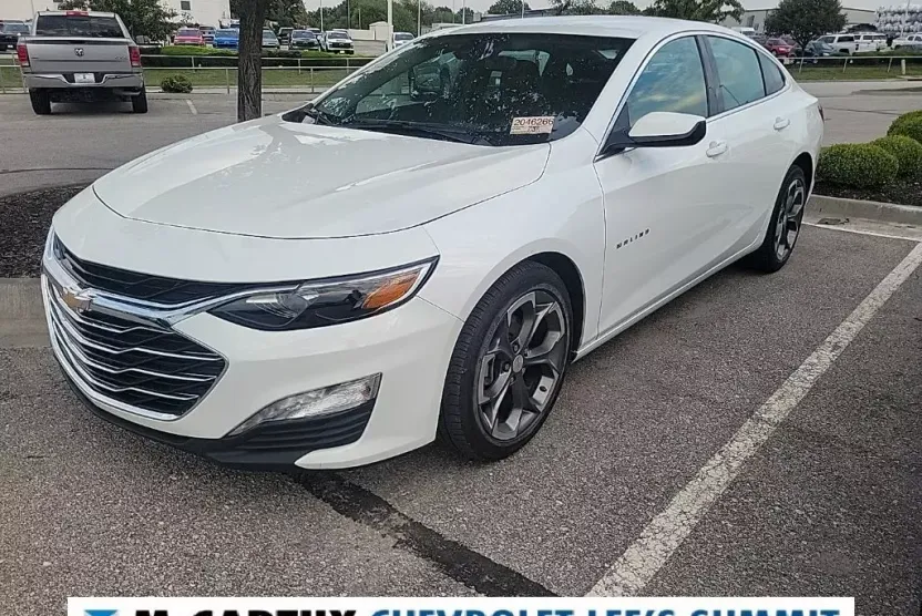 2024 Chevrolet Malibu 1LT photo 1