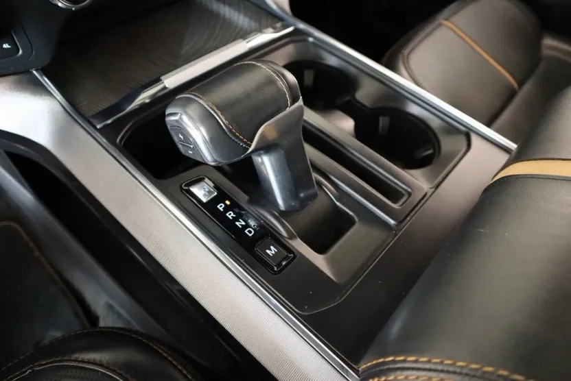 2022 Ford F-150 Platinum photo 1