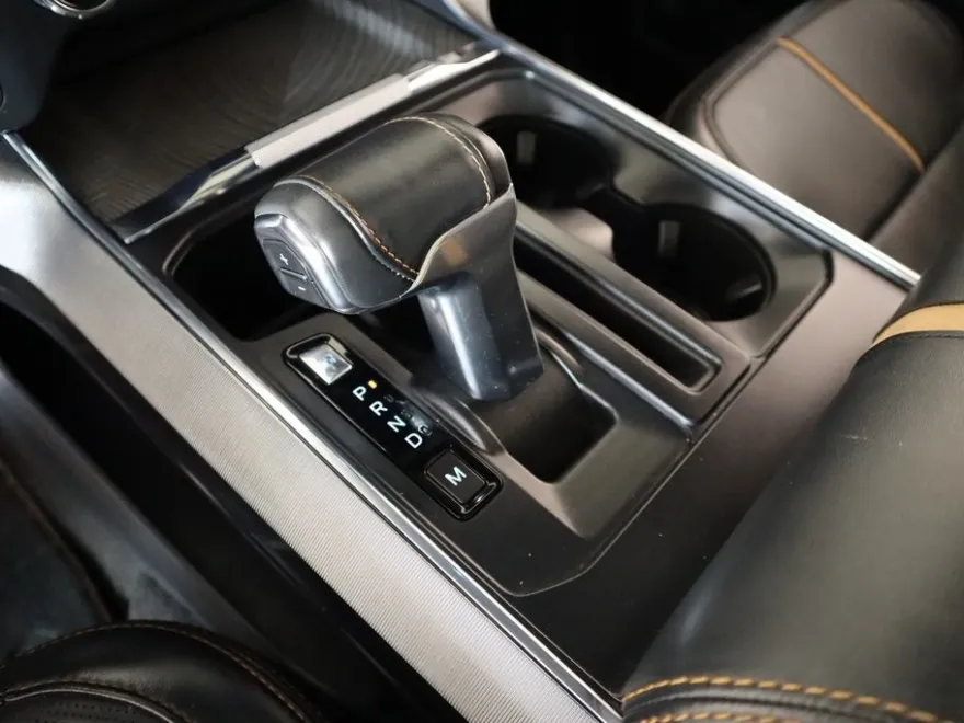 2022 Ford F-150 Platinum photo 1