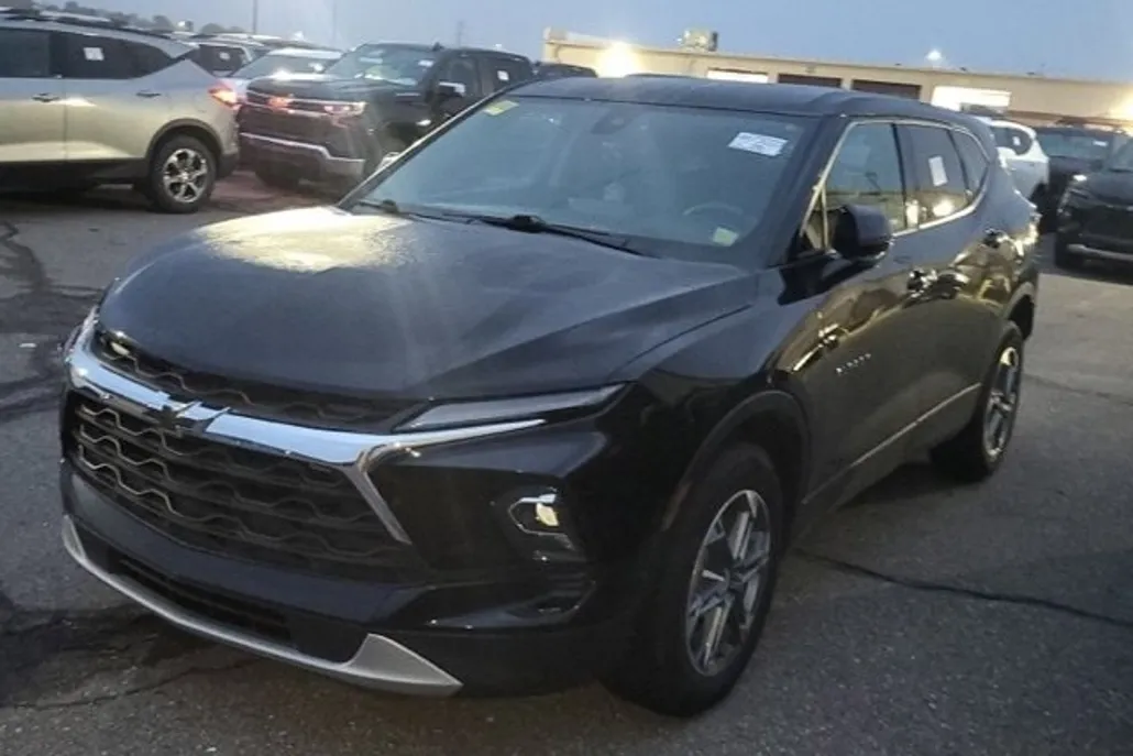 2023 Chevrolet Blazer 2LT photo 1