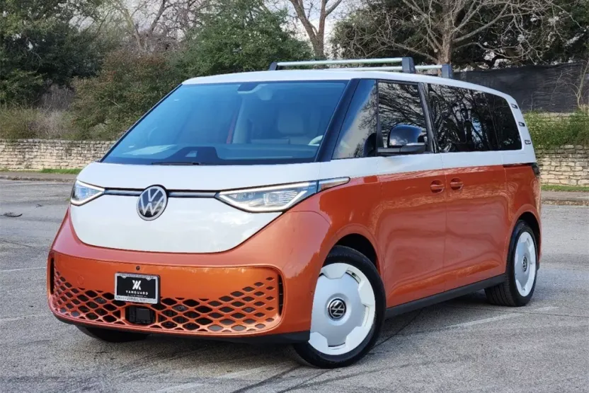 2025 Volkswagen ID. Buzz photo 1