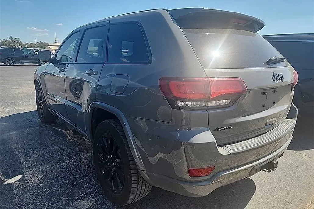 2019 Jeep Grand Cherokee Altitude photo 1