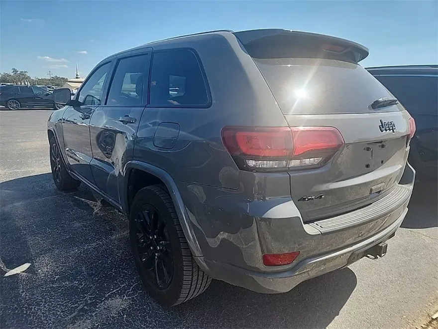 2019 Jeep Grand Cherokee Altitude photo 1