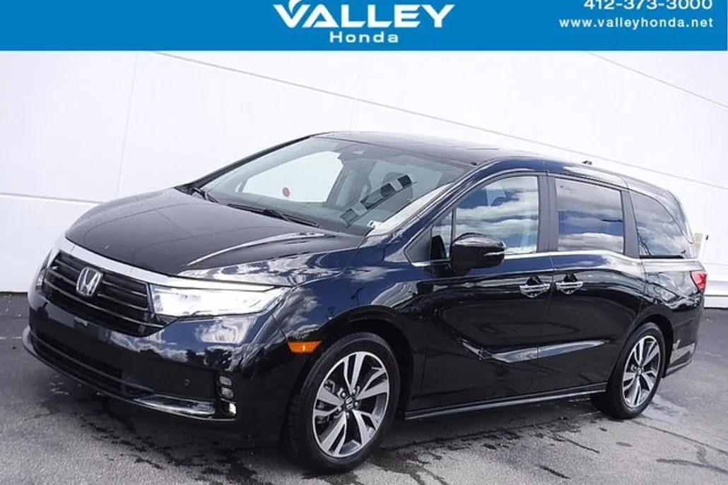 2022 Honda Odyssey Touring photo 1