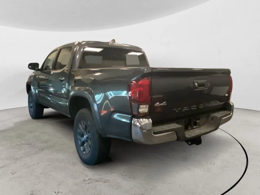 2022 Toyota Tacoma SR5 V6 photo 1