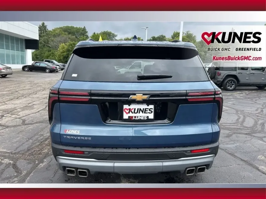 2025 Chevrolet Traverse 1LT photo 1