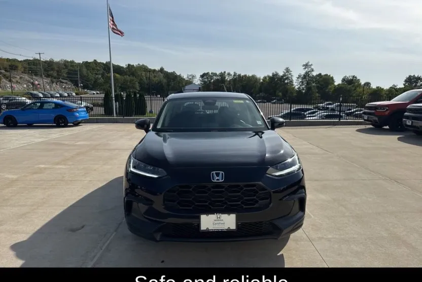 2023 Honda HR-V LX photo 1