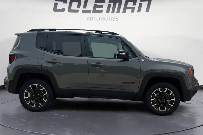 2023 Jeep Renegade Trailhawk photo 1