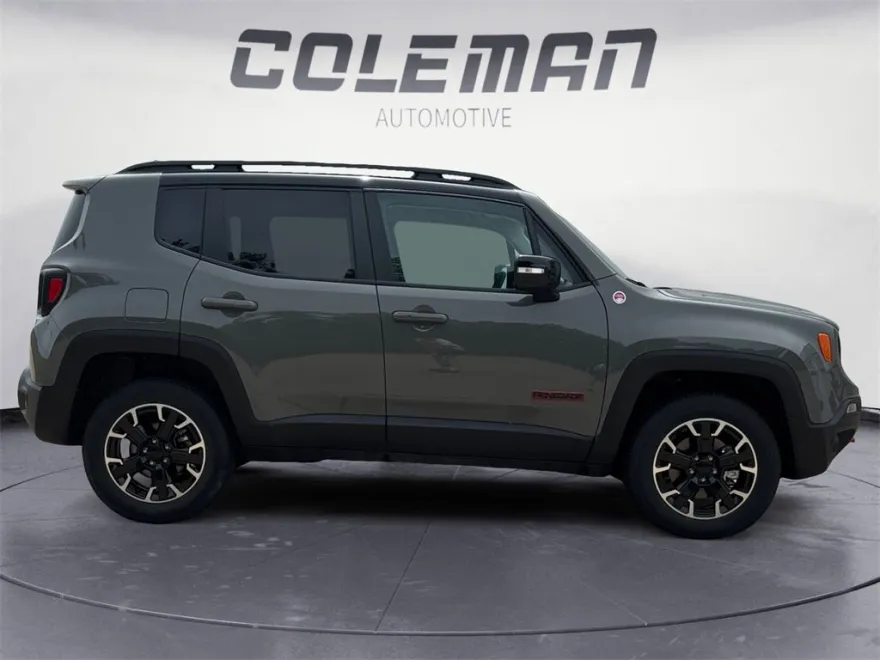 2023 Jeep Renegade Trailhawk photo 1
