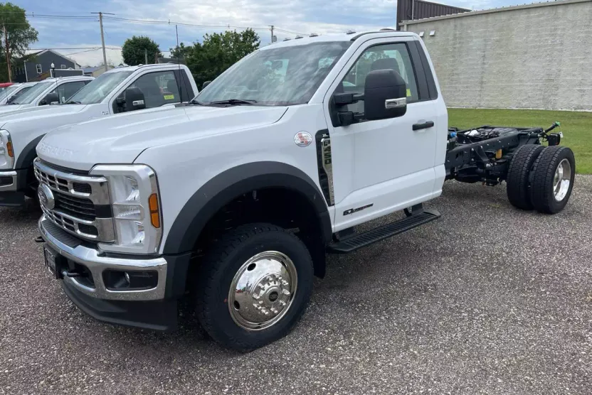 2024 Ford F-450 photo 1