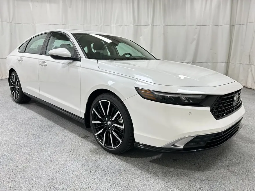 2025 Honda Accord Hybrid Touring photo 1
