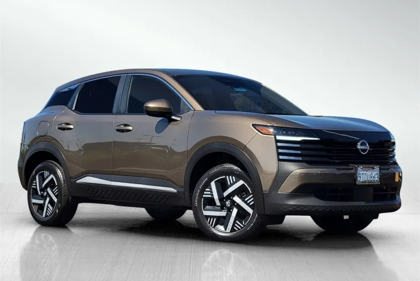 2025 Nissan Kicks SV photo 1