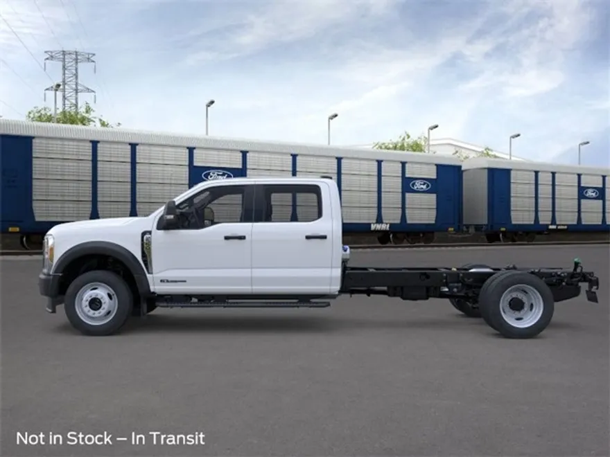 2026 Ford F-550 photo 1