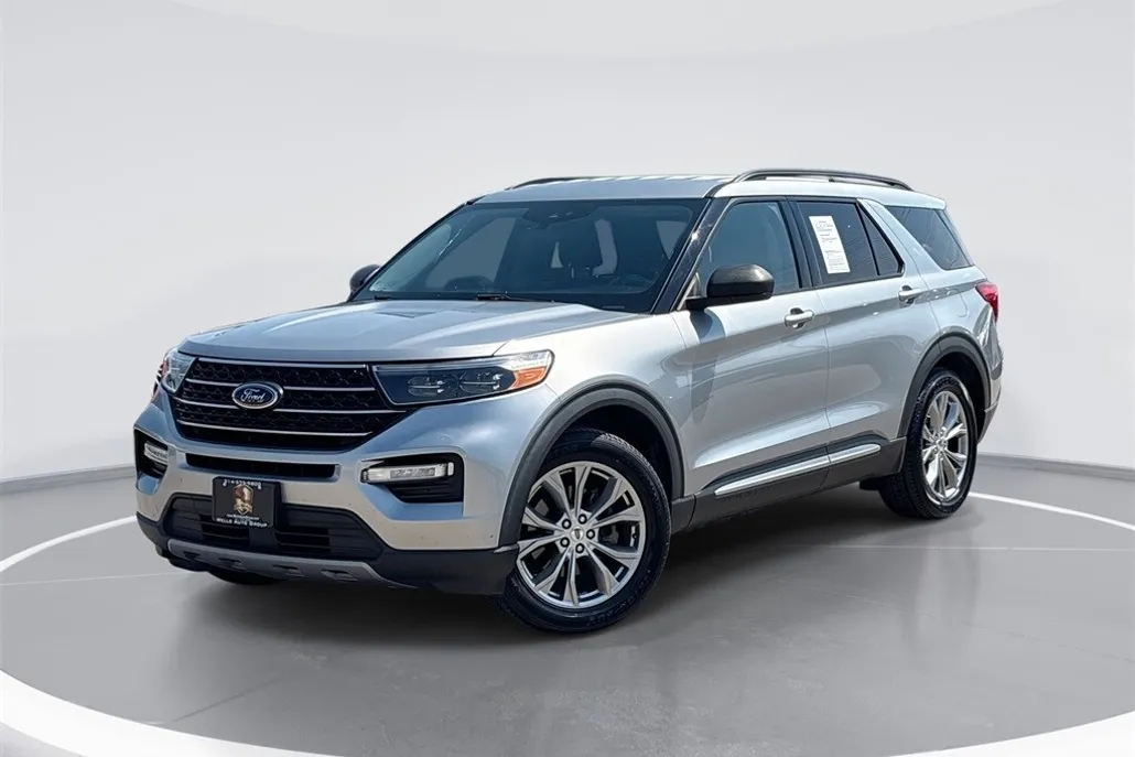 2022 Ford Explorer XLT photo 1