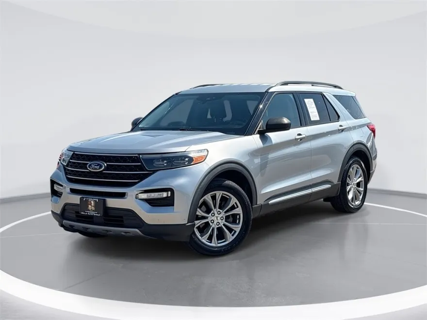 2022 Ford Explorer XLT photo 1