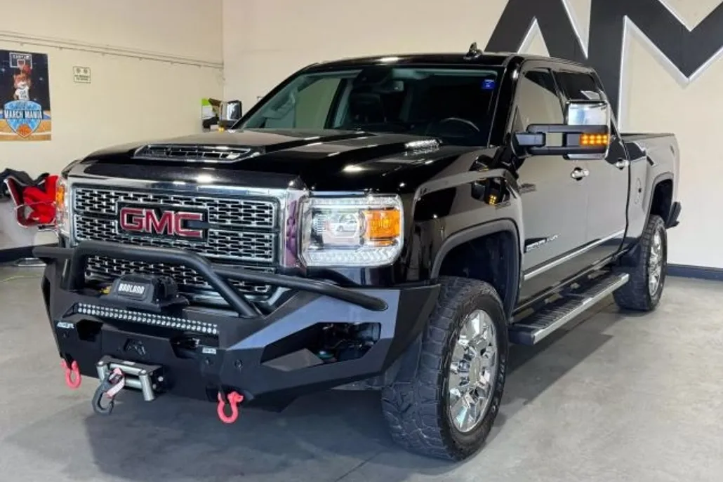 2019 Gmc Sierra 2500 HD Denali photo 1