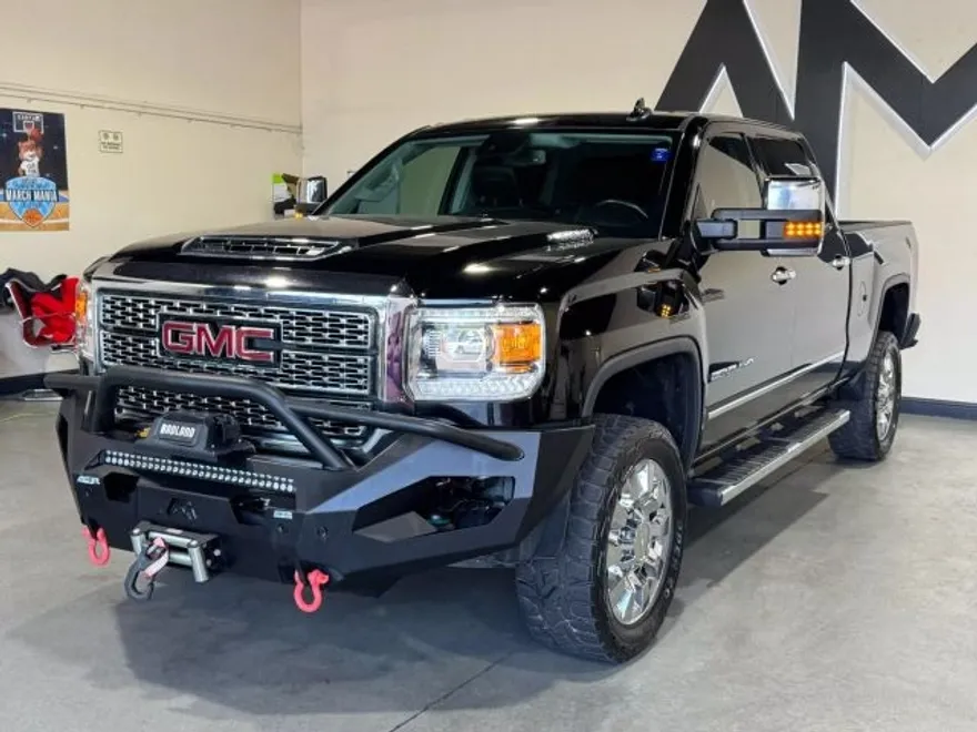 2019 Gmc Sierra 2500 HD Denali photo 1