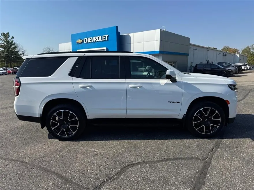 2021 Chevrolet Tahoe RST photo 1
