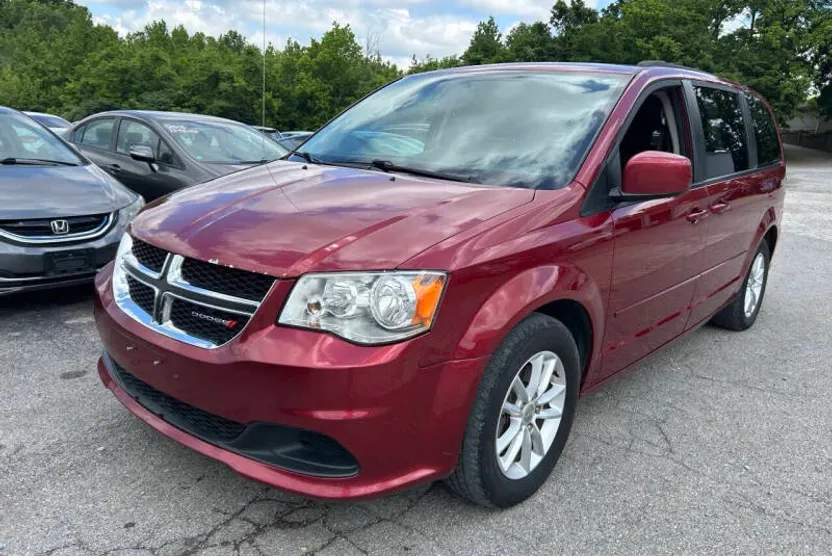 2015 Dodge Grand Caravan SXT photo 1