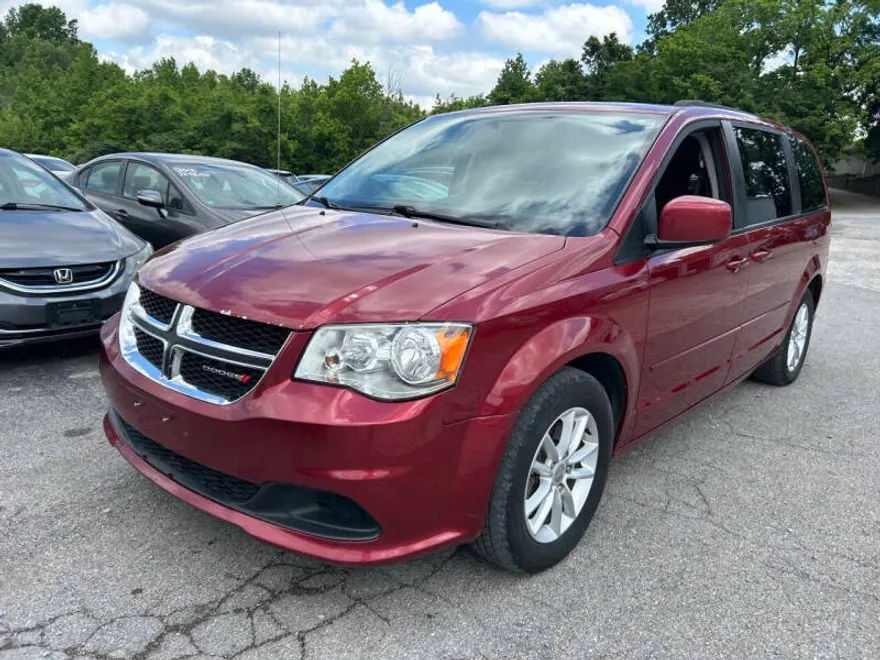 2015 Dodge Grand Caravan SXT photo 1