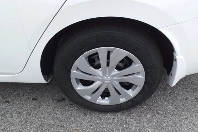 2025 Nissan Versa S photo 1