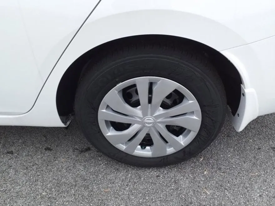 2025 Nissan Versa S photo 1