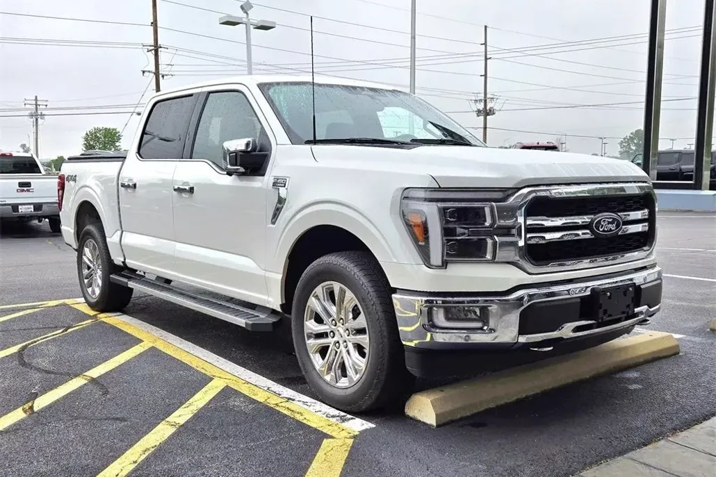 2024 Ford F-150 Lariat photo 1